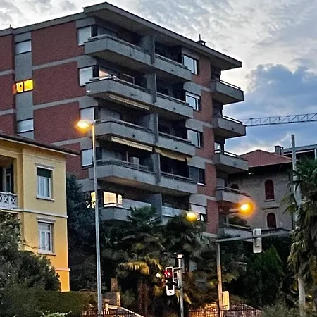 Karl&deby Stazione/centro דירה