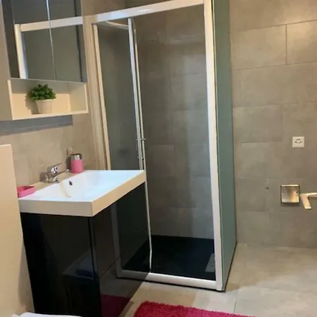 Karl&deby Stazione/centro לוגאנו