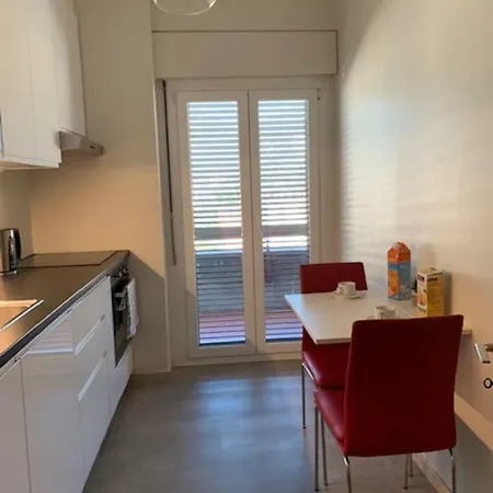 Karl&deby Stazione/centro דירה